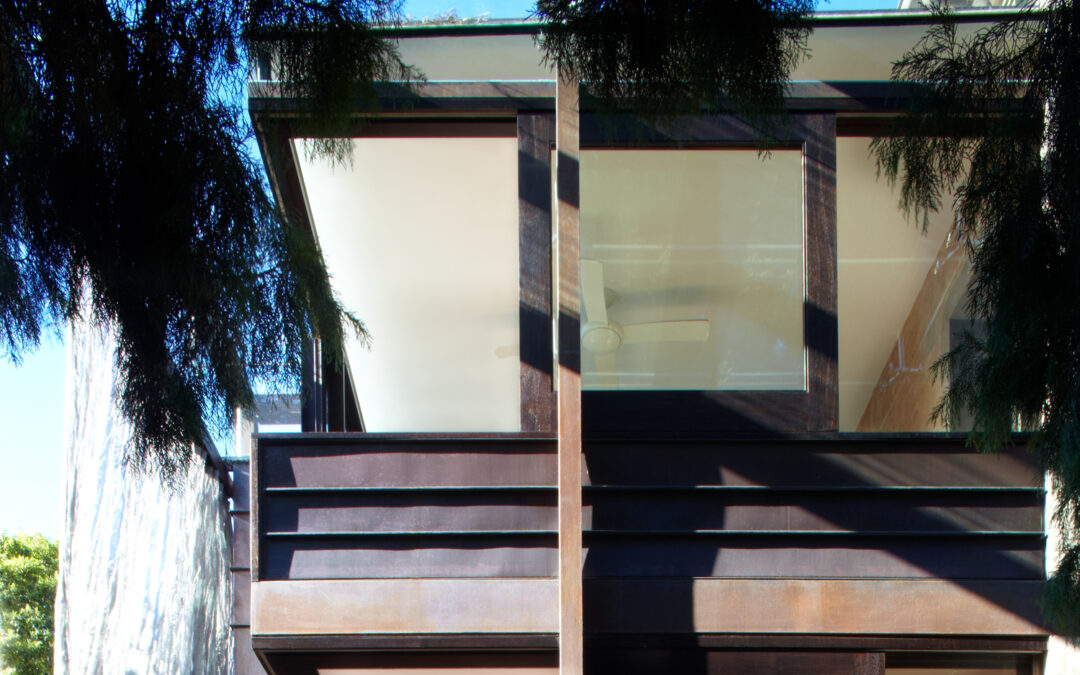 Glass loggia house